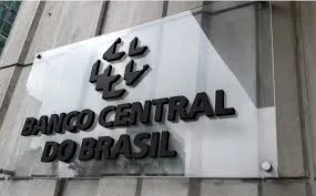 Senado adia votação da PEC da autonomia do Banco Central após pedido do líder do Governo