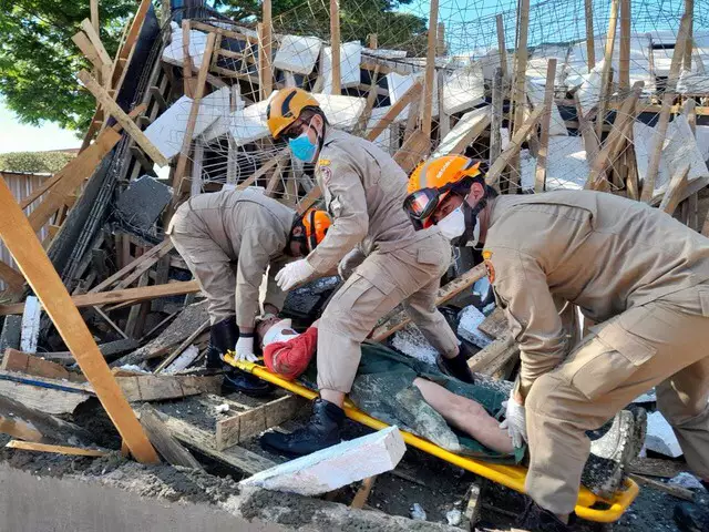 Parte de edificação desaba e deixa trabalhadores feridos em MS