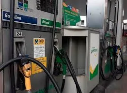 A nova alta da gasolina na gestão Lula: Um peso a mais no bolso dos brasileiros