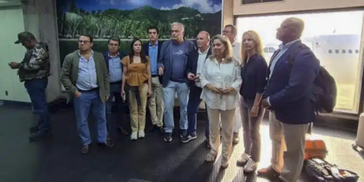 Venezuela em Crise: Deportação de observadores internacionais lança sombra sobre eleições presidenciais