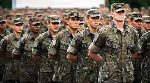 Exército Brasileiro abre vagas com salários de até R$ 8 mil para diversos níveis de escolaridade