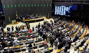 Congressistas preparam revisão de quinze vetos presidenciais no segundo semestre