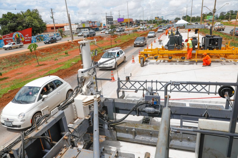 Pavimentação na Estrutural já está em andamento