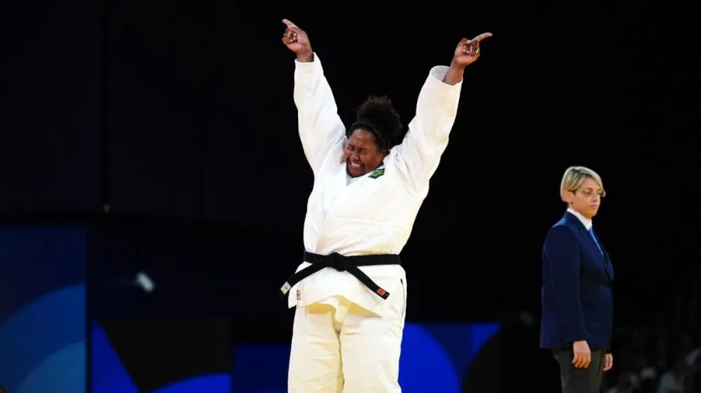 Brasil conquista primeiro ouro no judô com Beatriz Souza nas Olimpíadas de Paris 2024