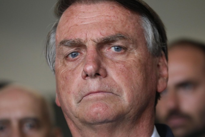 Bolsonaro nega viagem, sargento cuidará da 