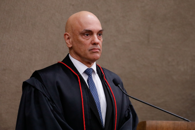 Moraes suspende parte da Lei de Improbidade Administrativa