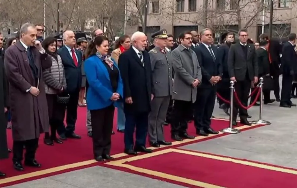 Presidente Lula enfrenta vaias e tensão em visita oficial ao Chile