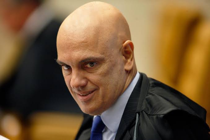 Alexandre de Moraes proíbe porte de armas no DF até 2 de janeiro