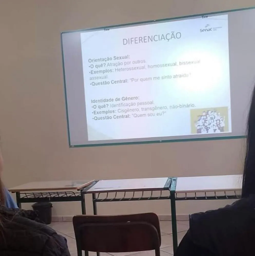 Curso escolar em Santa Catarina acusado de impor ideologia de gênero a estudantes