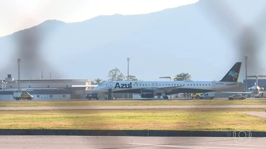 Aeroporto de Florianópolis fechado após avião sair da pista