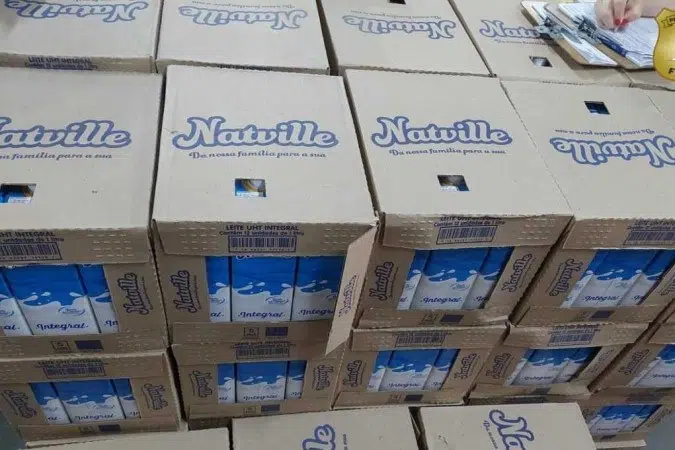 Anvisa determina recall urgente de leite após identificação de risco sanitário