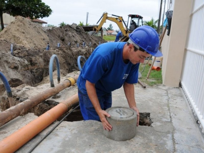 Moradores de Santa Tereza do Oeste já podem ligar seus imóveis à rede coletora de esgoto