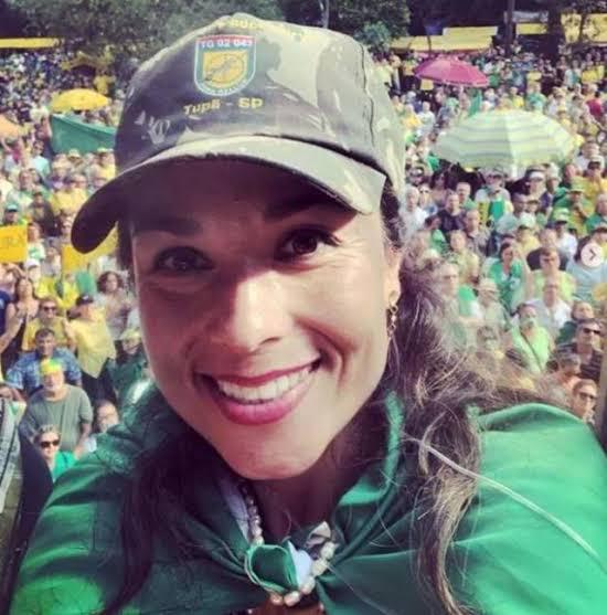 Vítima da Ditadura Klio Hirano é presa na frente das filhas