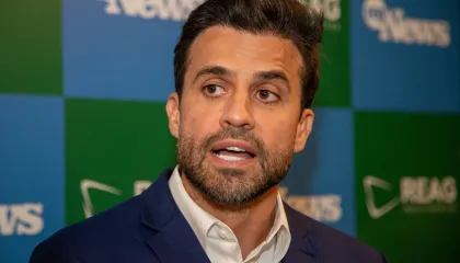  Troca de Farpas: Pablo Marçal responde a ataques de Jair Bolsonaro e chama Carlos Bolsonaro de “retardado”