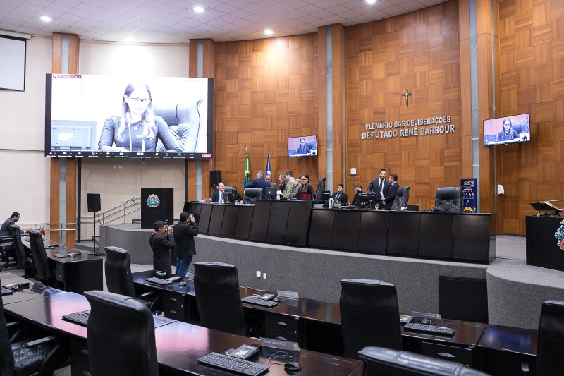 Deputados aprovam projeto que altera cobrança do ICMS dos combustíveis