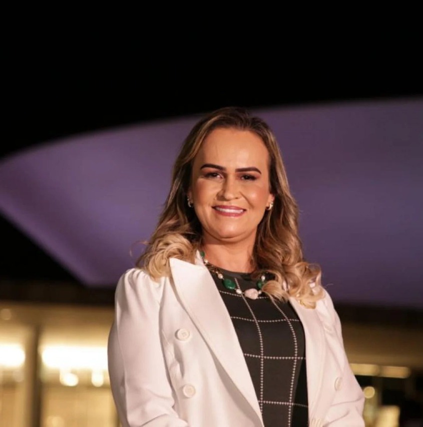 Ministra do Turismo é contra linguagem neutra