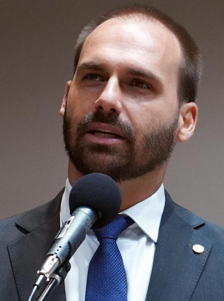 Eduardo Bolsonaro publica mensagem: 