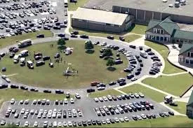 Ataque a tiros em escola nos EUA deixa quatro mortos e várias pessoas feridas