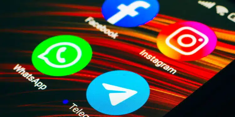 Austrália pode proibir redes sociais para crianças: Medida visando saúde e segurança