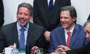 Encontro surpresa: Haddad e Lira discutem compensação para desoneração da folha de pagamentos
