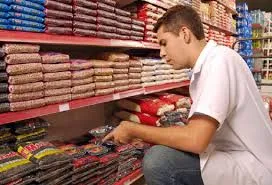 Campo Grande tem mais de 2 mil vagas de emprego abertas nesta quinta-feira: Operador de caixa e repositor lideram ofertas