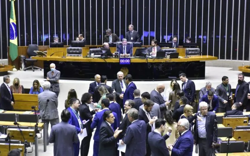 Fim da desoneração: Câmara aprova medida controversa de última hora
