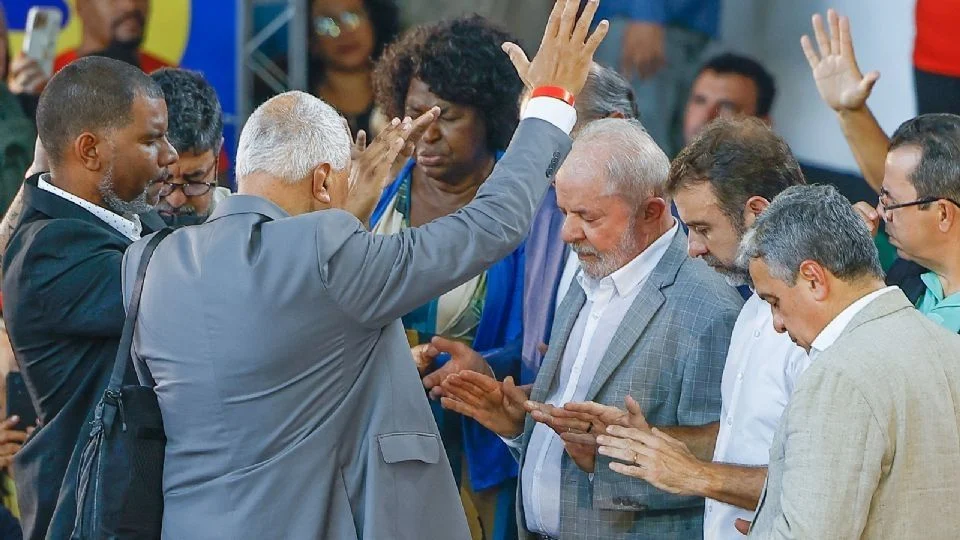 Lula cria Dia Nacional do Pastor em manobra para conquistar evangélicos e desviar críticas