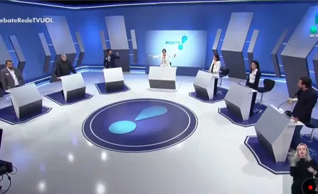 Novo Debate em São Paulo: Cadeiras parafusadas e trocas de agressões marcam encontro tenso