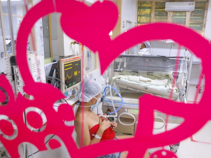 Neonatologia do HRC cuida de bebês prematuros e de suas famílias