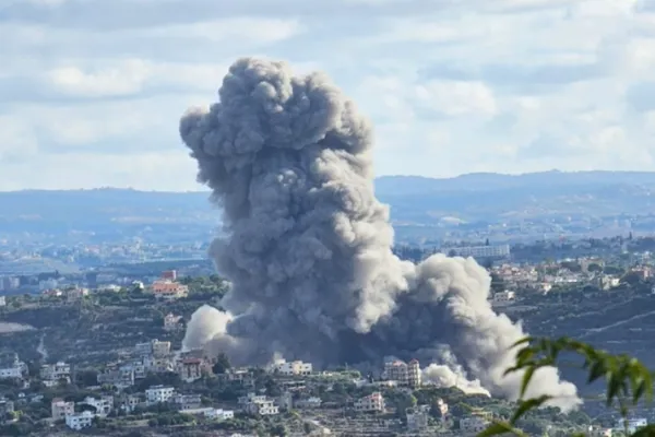 Bombardeio israelense no Líbano provoca massacre: 182 mortos em escalada de violência com o Hezbollah