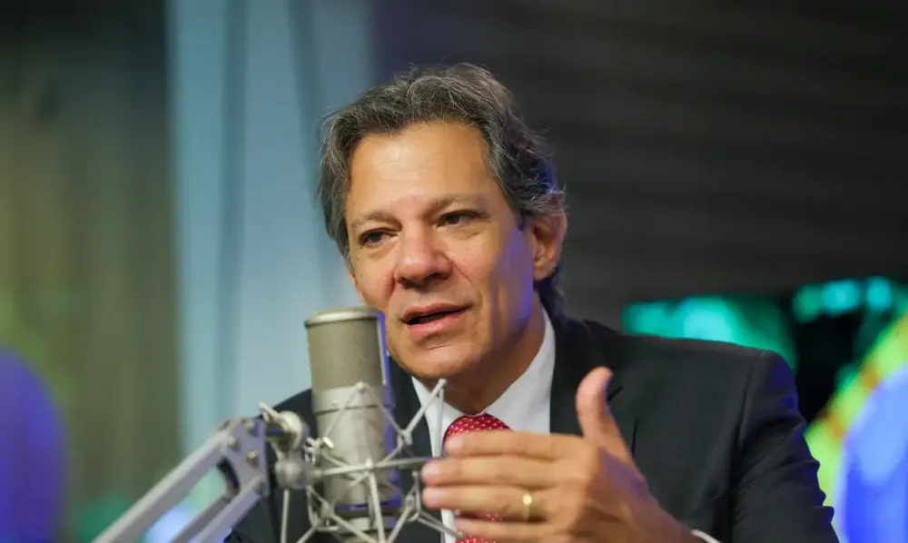 Críticas ao desbloqueio de recursos: Mercado reage com desconfiança a anúncios de Haddad