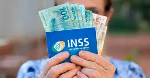Justiça libera R$ 2,7 bilhões em atrasados do INSS e beneficia mais de 168 mil pessoas
