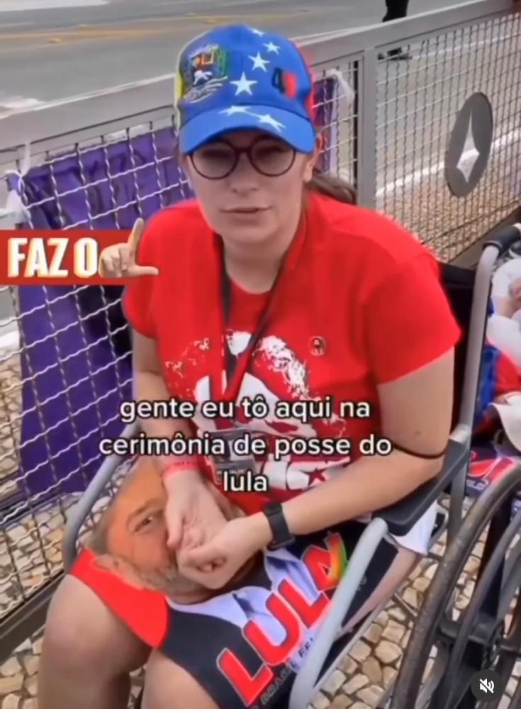 Cadeirante fica revoltada com falta de acessibilidade no evento de Lula