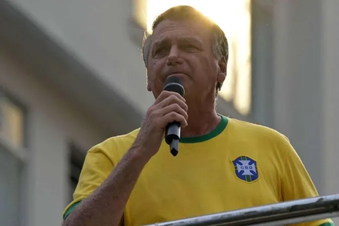 “Governador covarde!”: Bolsonaro ataca Caiado em comício e reaviva rixa política em Goiás