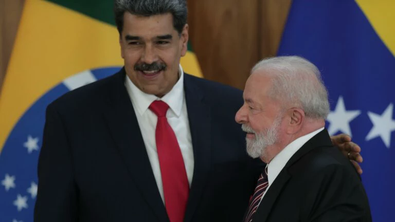 Brasil ignora crise na Venezuela e fraude eleitoral: 50 países se manifestam