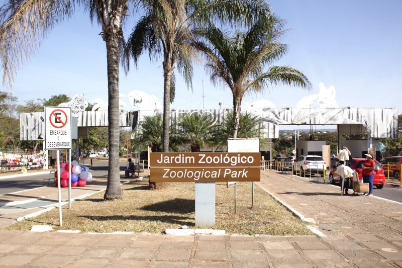 Zoológico credencia ambulantes para venda de alimentos