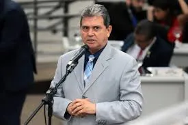 João Rocha deixa liderança do PP e apoia Rose Modesto no segundo turno