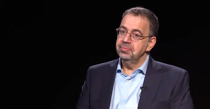  Ganhador do Nobel de economia critica influência da China nos BRICS e a postura de Lula