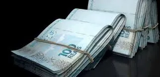 Limitação de supersalários pode gerar economia de R$ 5 bilhões em 2025, aponta estudo