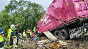 Tragédia no Paraná: Nove atletas de Remo morrem em acidente na BR-376