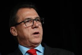 Retrocesso do PT: Ministro quer acabar com saque-aniversário do FGTS