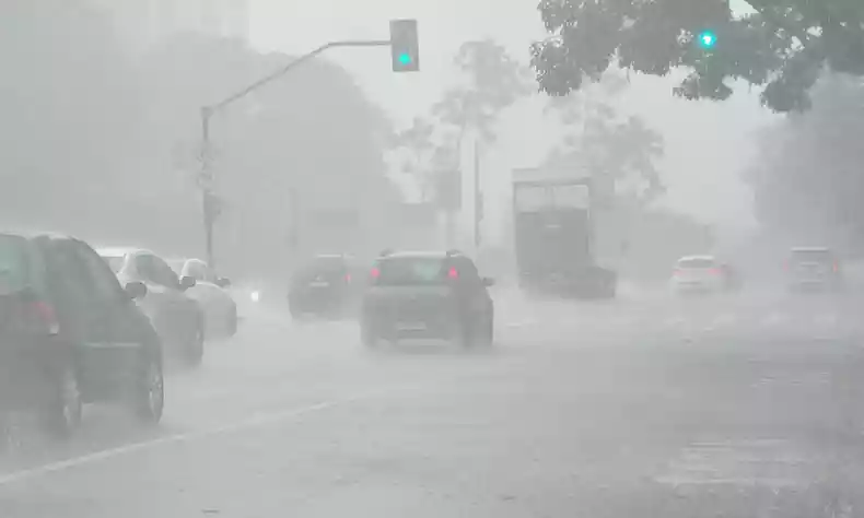 Ciclone extratropical e fortes chuvas atingem diversas regiões do Brasil nesta semana