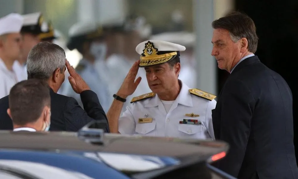 Aumenta a tensão: Perseguição a Bolsonaro e generais ameaça cúpula militar