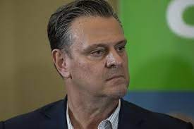 Ministro da Agricultura preocupa agronegócio por ligação com MST