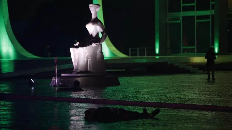 STF se pronuncia sobre explosões na Praça dos Três Poderes que deixaram um morto