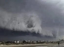 Brasil enfrenta semana de chuvas intensas e risco de ciclones; Defesa Civil em alerta