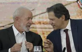 Haddad e Lula debatem pacote de cortes: Educação e Saúde na mira, Defesa sob análise