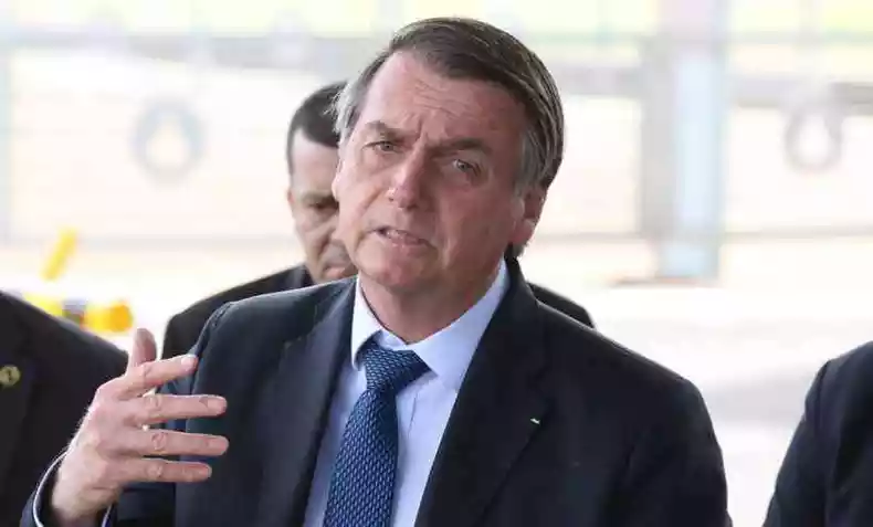 Bolsonaro acusa Moraes de 'invenções' e questiona legitimidade do STF