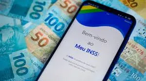 Aposentados e segurados do INSS já podem consultar valor do 13º salário com pagamento entre 25 de novembro e 6 de dezembro