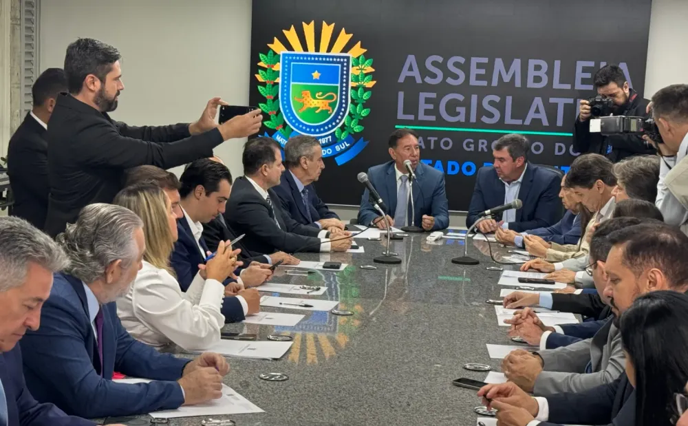 Riedel mantém sigilo sobre reunião com deputados e revela planos de privatização no Hospital Regional